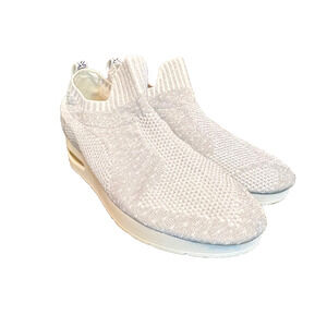 DKNY Angie Knit Wedge Sneakers Womens Sz 9.5 Gray White Slip On Sporty City Chic